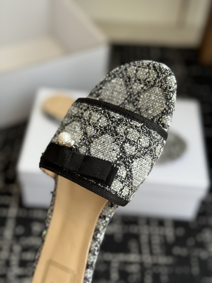 d10r sandal