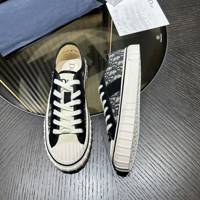 D10R SNEAKER