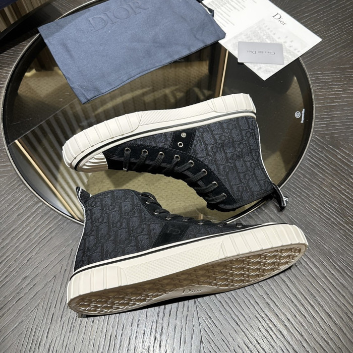 D10R SNEAKER
