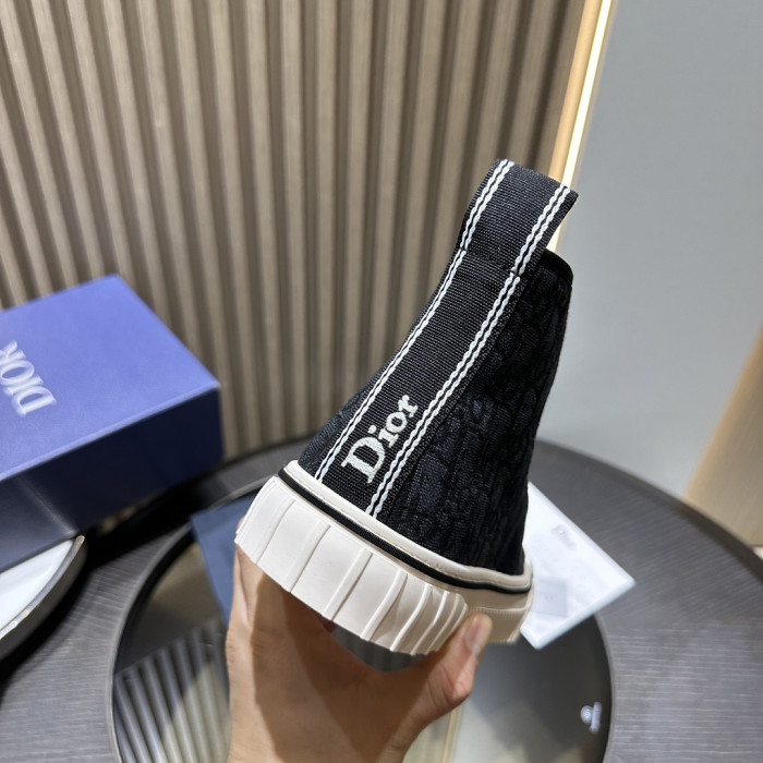 D10R SNEAKER