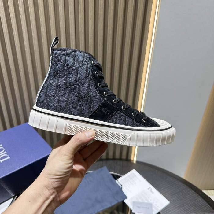 D10R SNEAKER