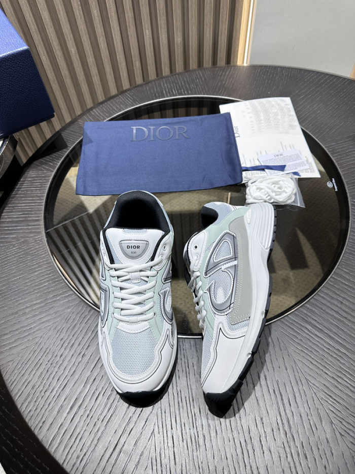 D10R SNEAKER