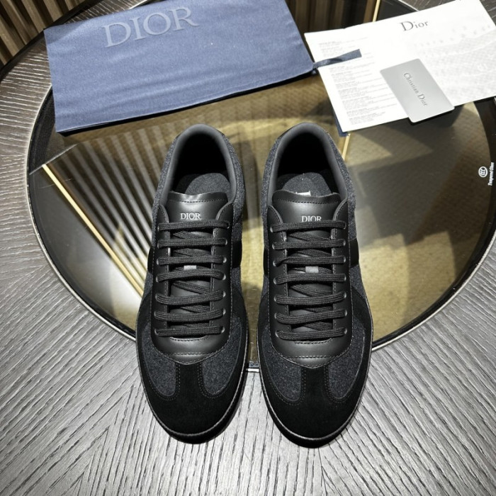 D10R SNEAKER
