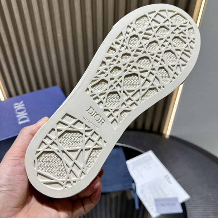 D10R SNEAKER