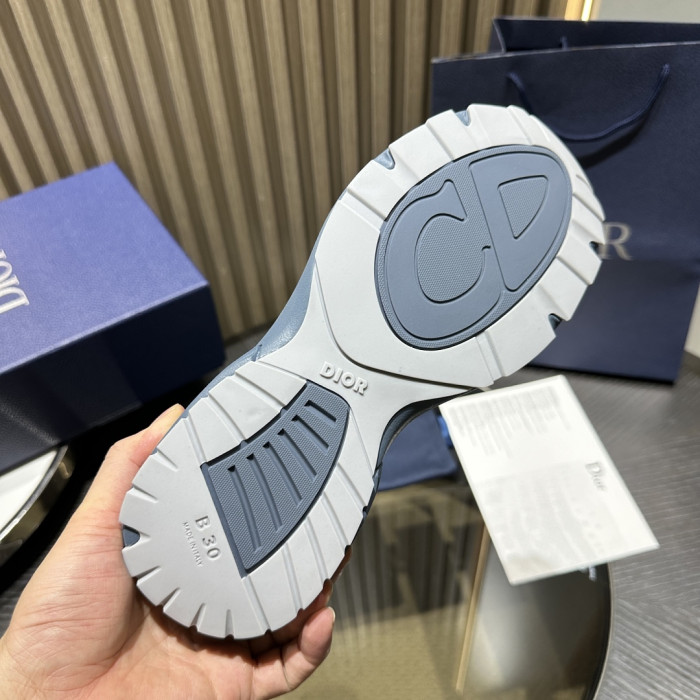 D10R SNEAKER