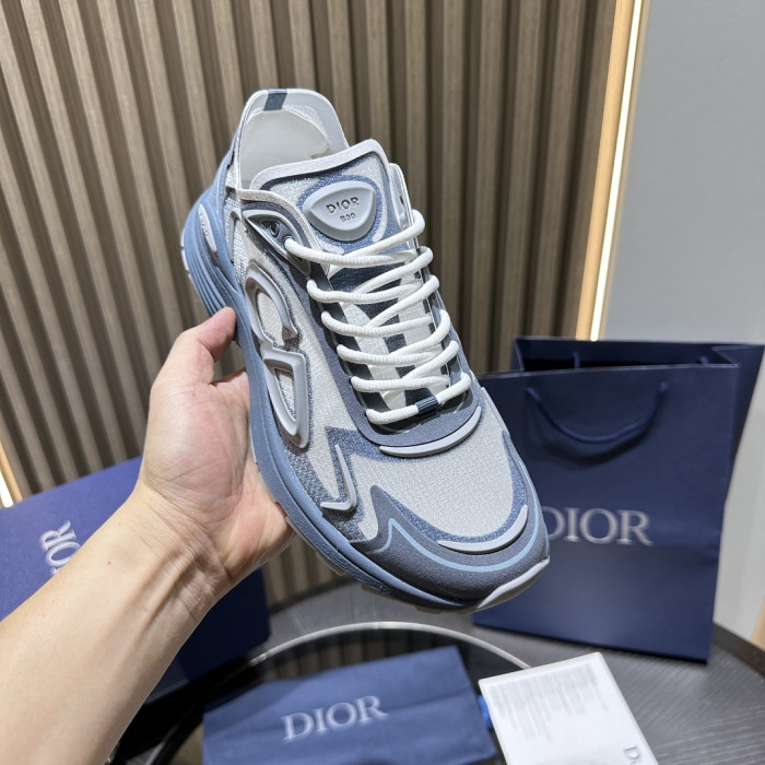 D10R SNEAKER