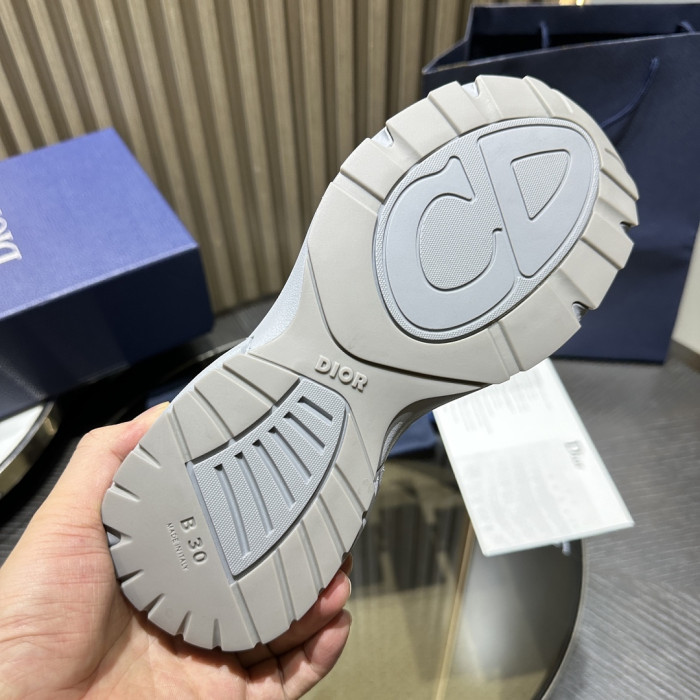 D10R SNEAKER