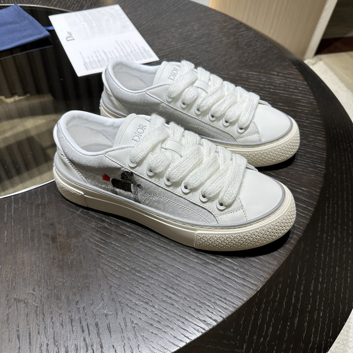 D10R SNEAKER