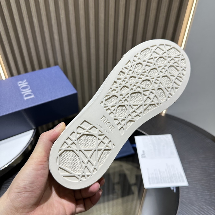 D10R SNEAKER