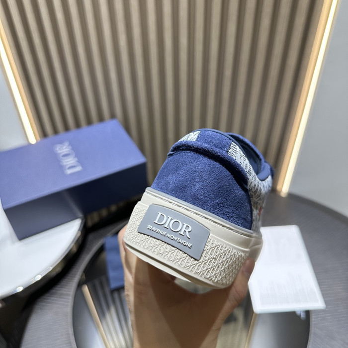 D10R SNEAKER