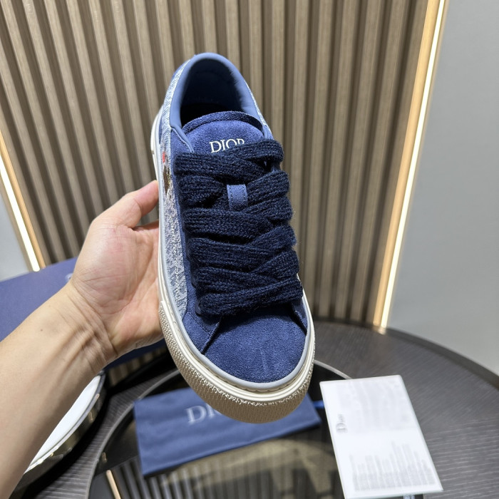 D10R SNEAKER