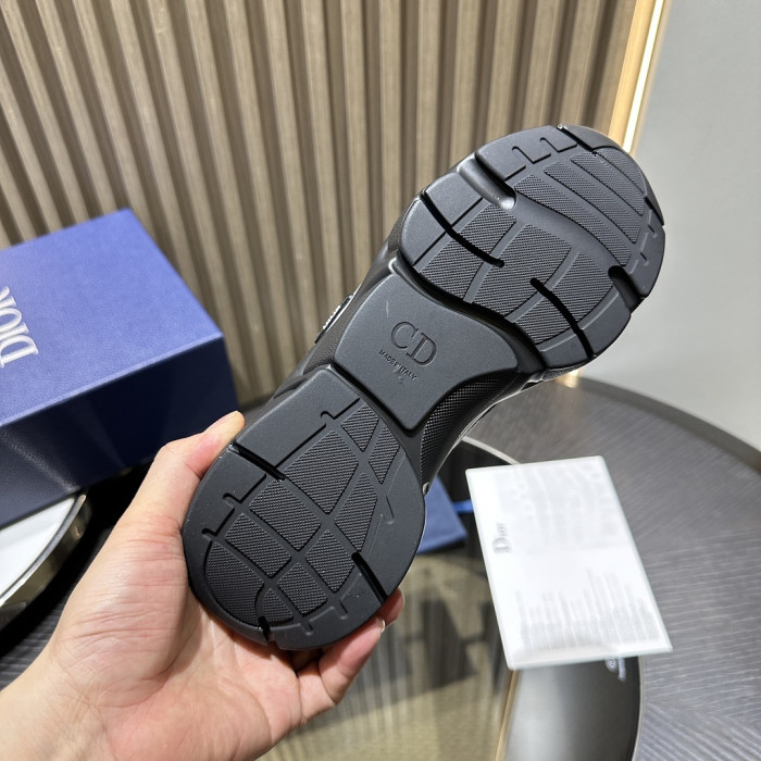 D10R SNEAKER