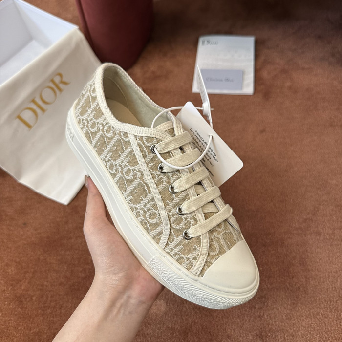 D10R SNEAKER