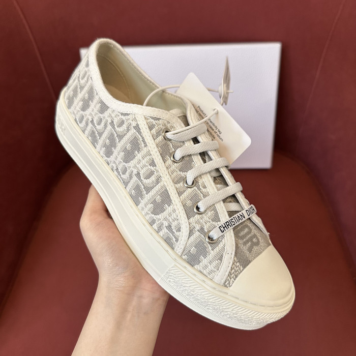 D10R SNEAKER