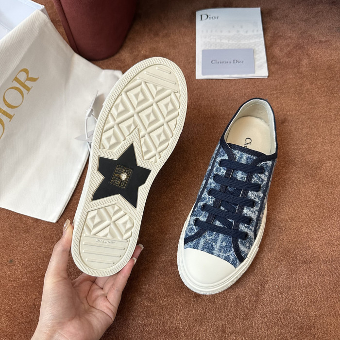 D10R SNEAKER