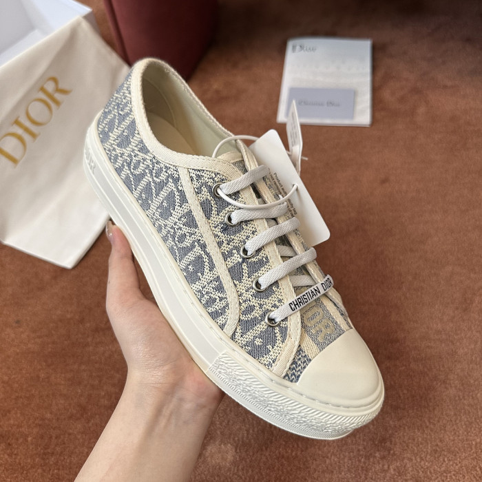 D10R SNEAKER