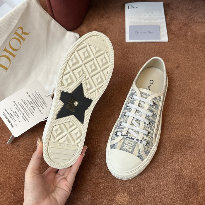 D10R SNEAKER