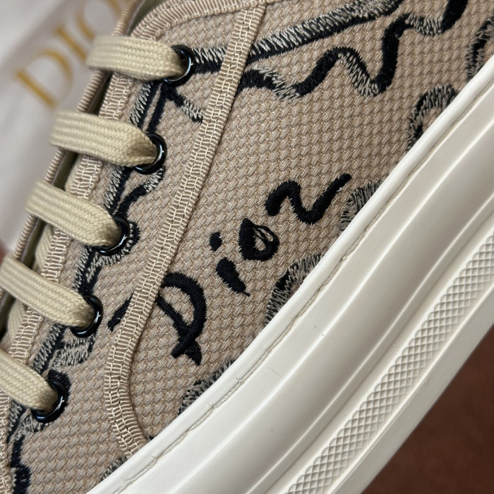 D10R SNEAKER
