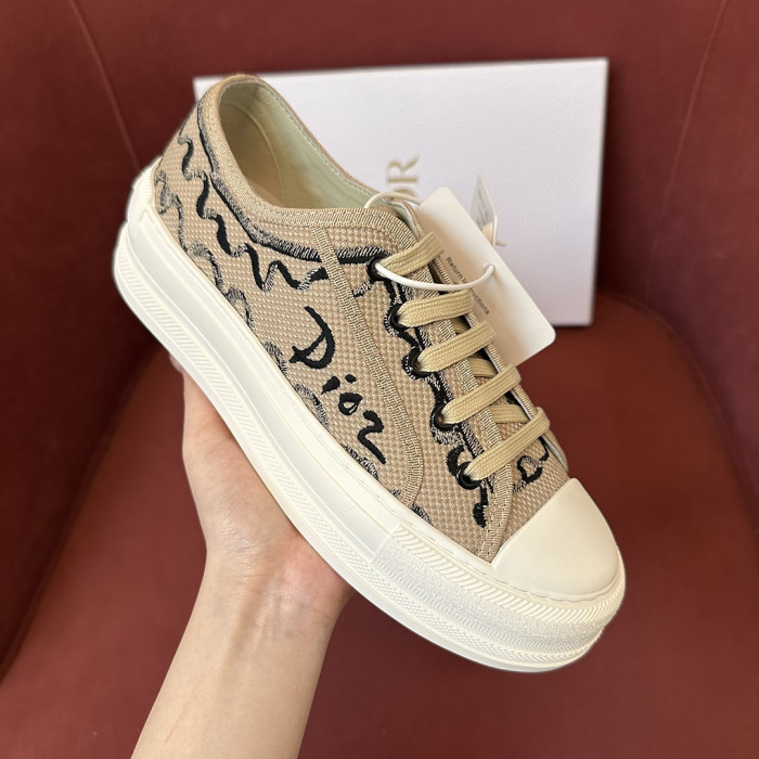 D10R SNEAKER