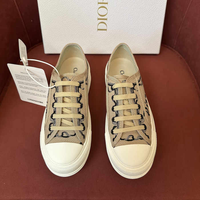 D10R SNEAKER