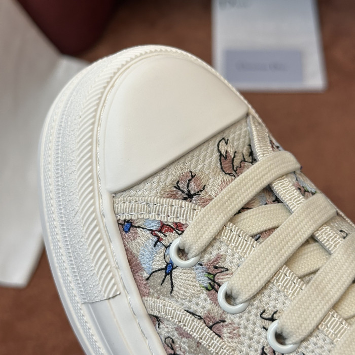 D10R SNEAKER