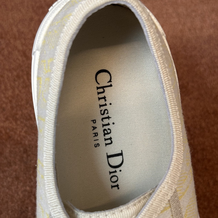 D10R SNEAKER