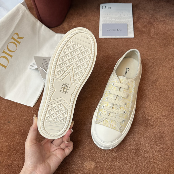 D10R SNEAKER