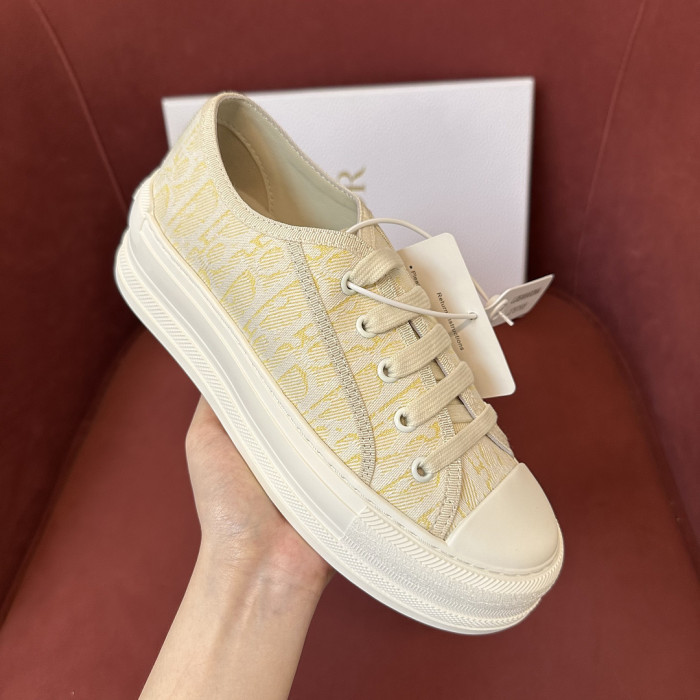 D10R SNEAKER