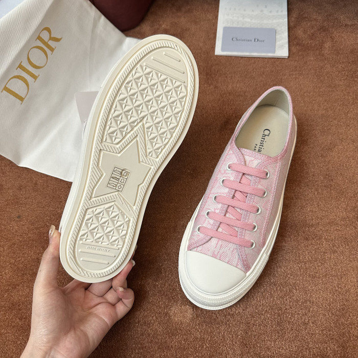 D10R SNEAKER