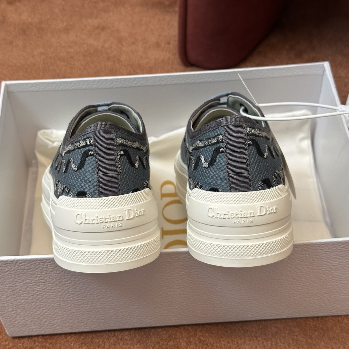 D10R SNEAKER