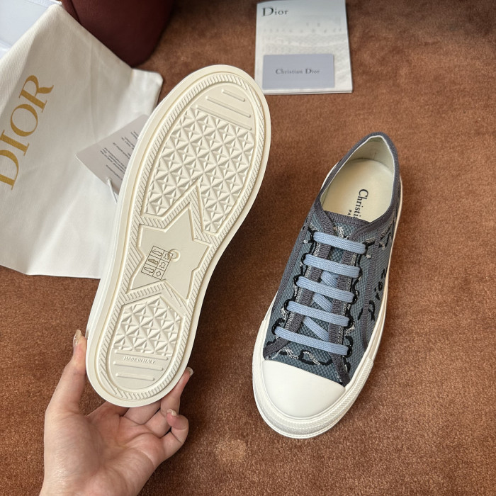 D10R SNEAKER