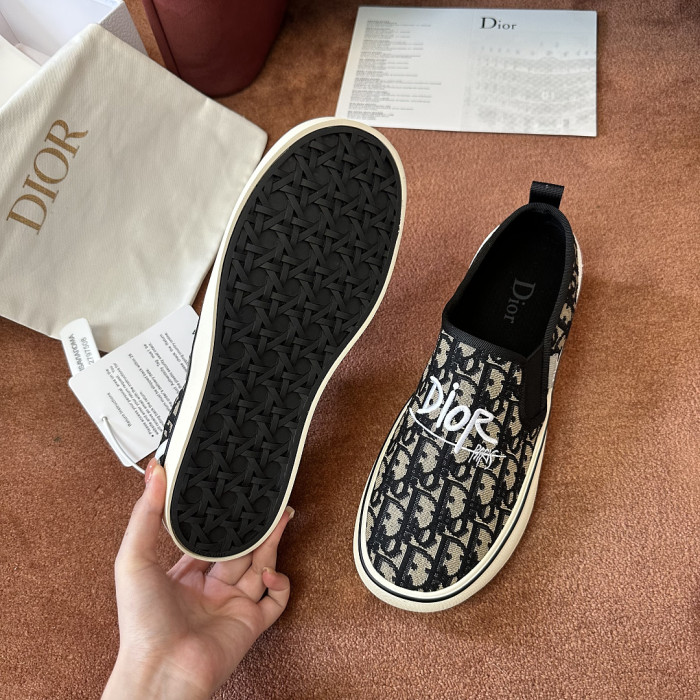D10R SNEAKER