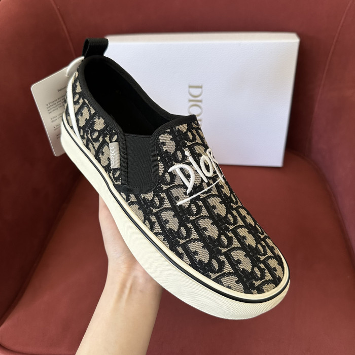 D10R SNEAKER