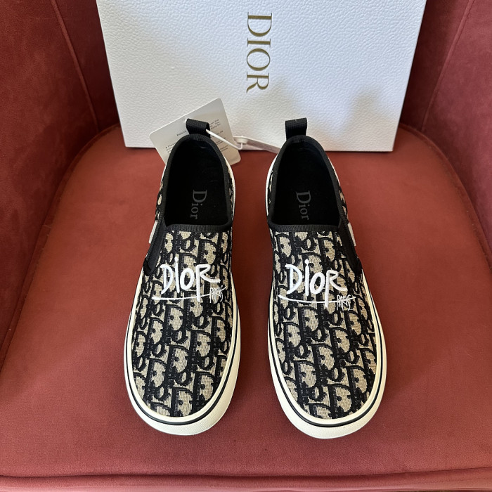 D10R SNEAKER