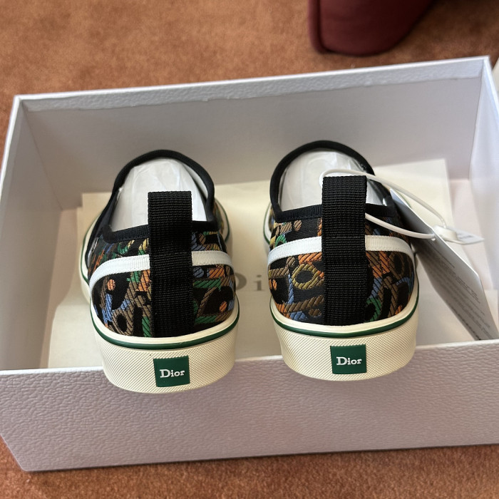 D10R SNEAKER