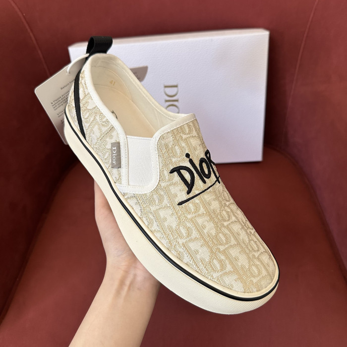 D10R SNEAKER