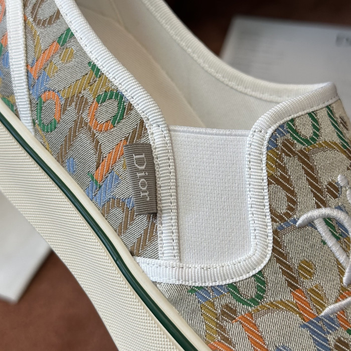 D10R SNEAKER