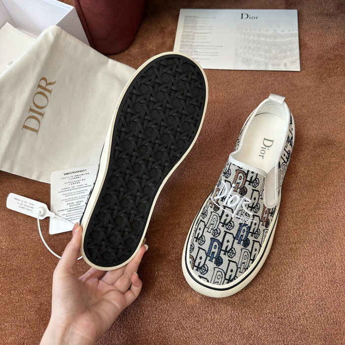 D10R SNEAKER