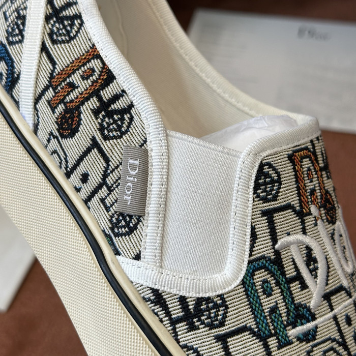 D10R SNEAKER
