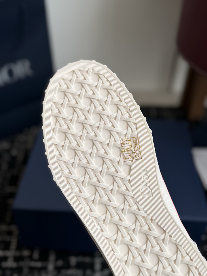 D10R SNEAKER