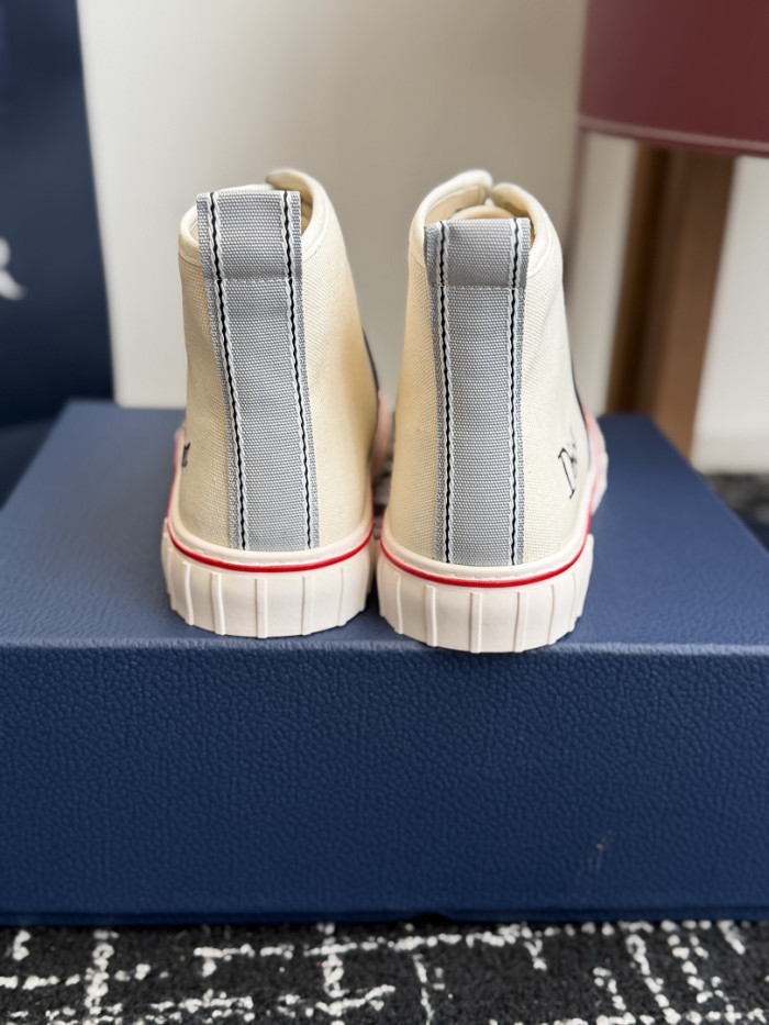 D10R SNEAKER
