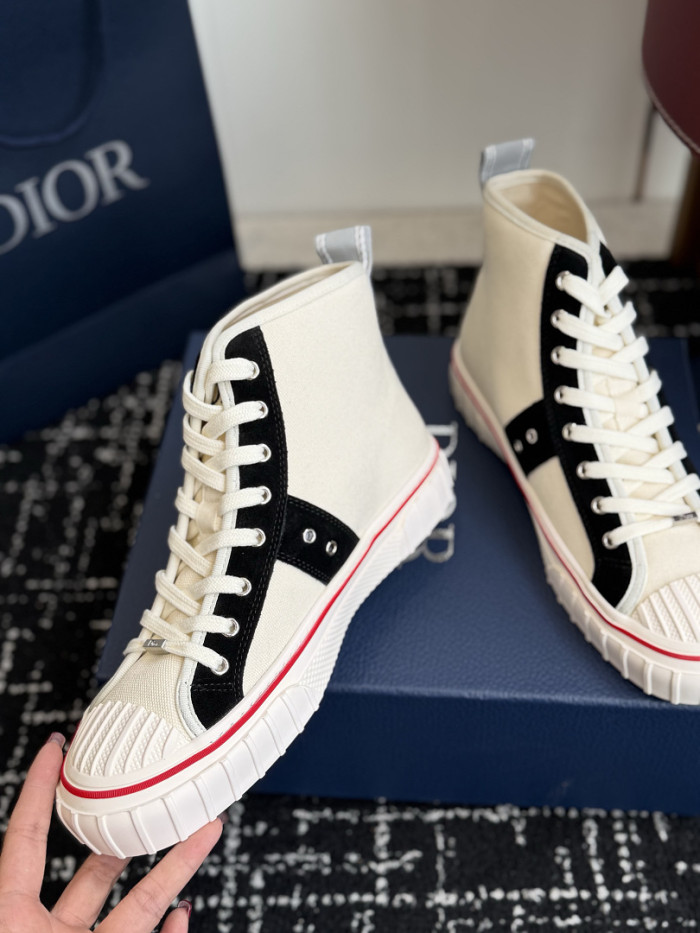 D10R SNEAKER