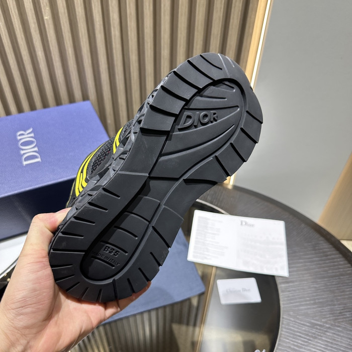 D10R SNEAKER