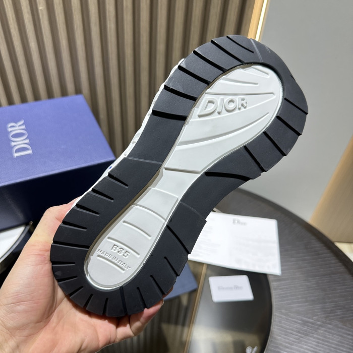 D10R SNEAKER