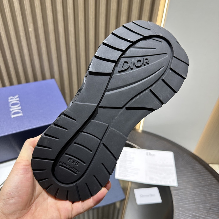 D10R SNEAKER
