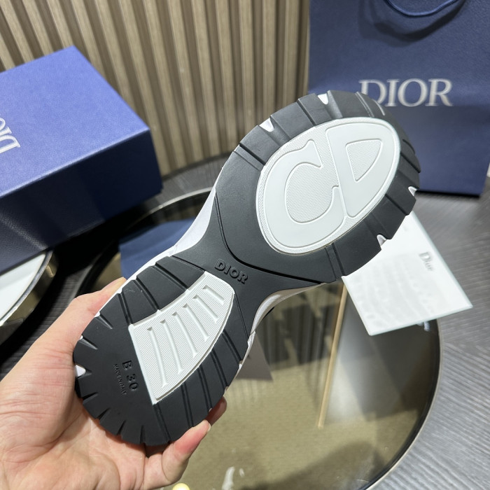 D10R SNEAKER