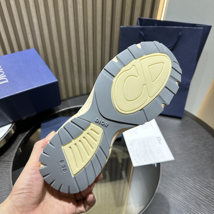 D10R SNEAKER
