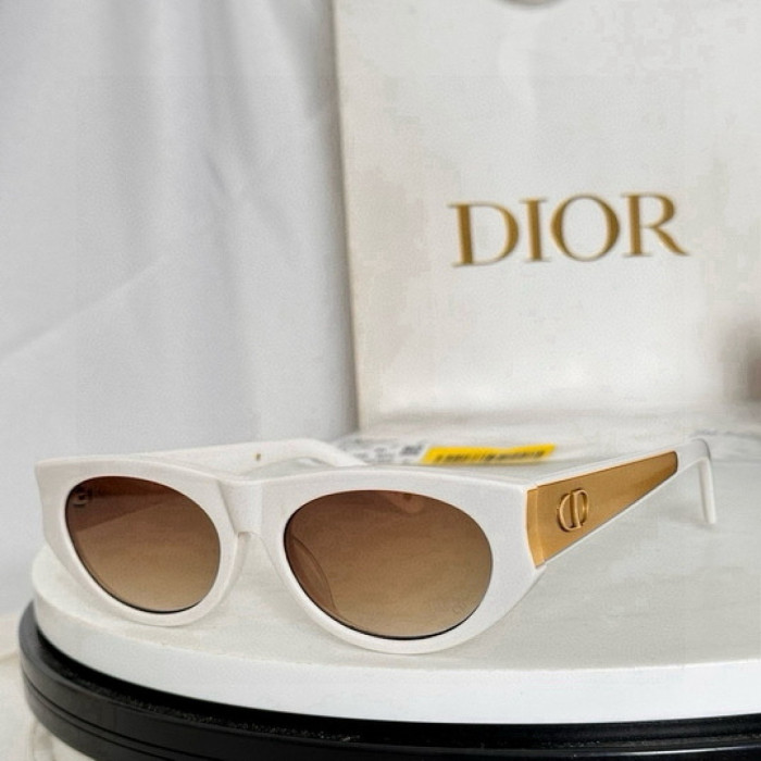 D SUNGLASSES