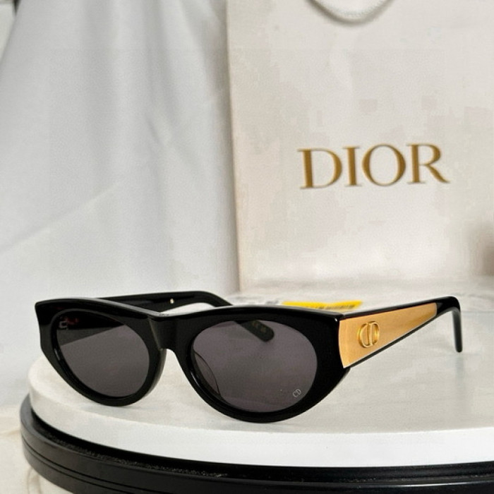 D SUNGLASSES