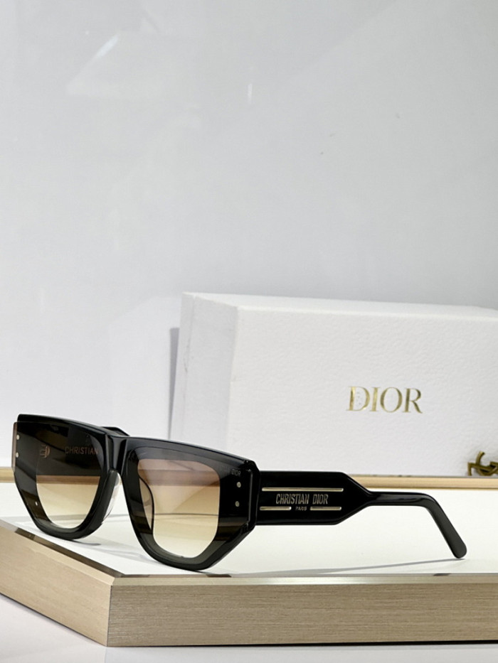 D SUNGLASSES